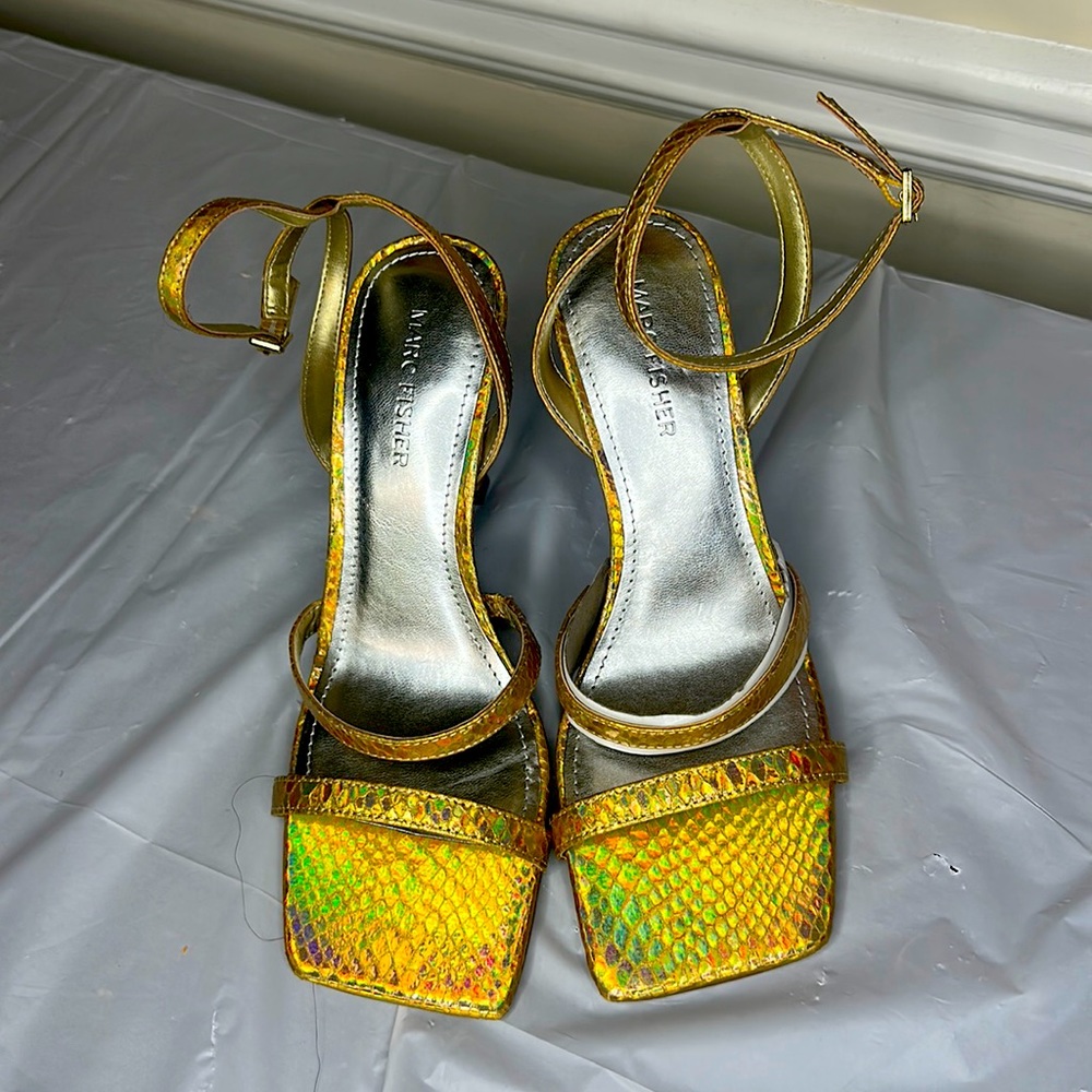 marc fisher gold shoes 7.5